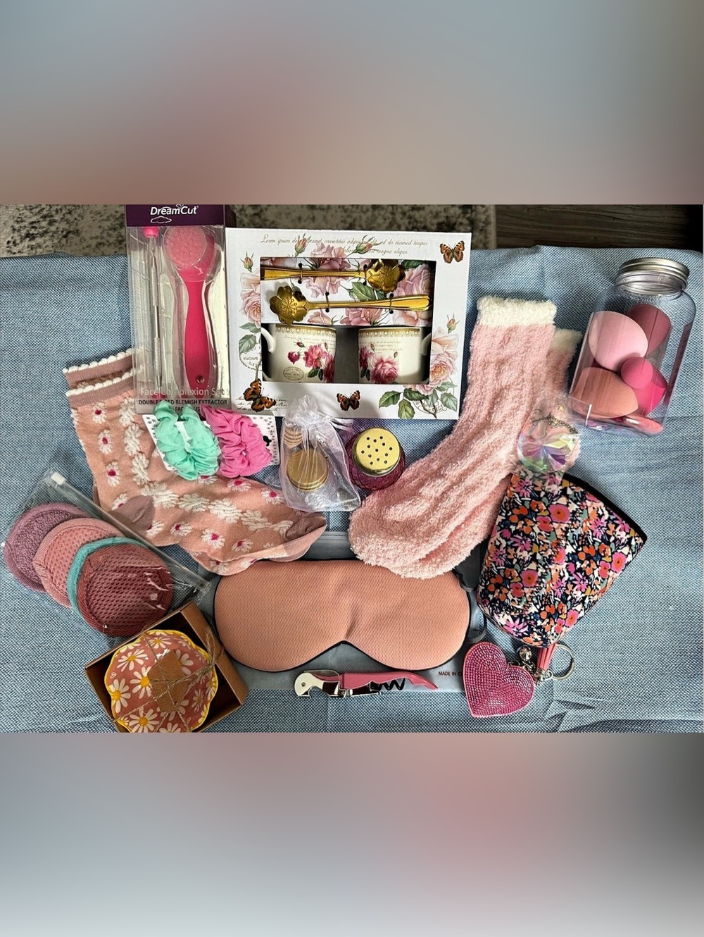 Pretty in Pink Treat Yourself Beauty Accessory Bundle